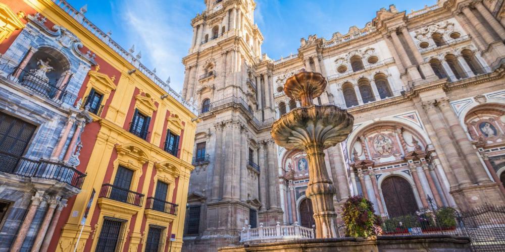 Chic Casa Cathedral At Calle Fresca 2-Bedroom Apartment In Malaga City Center Ngoại thất bức ảnh